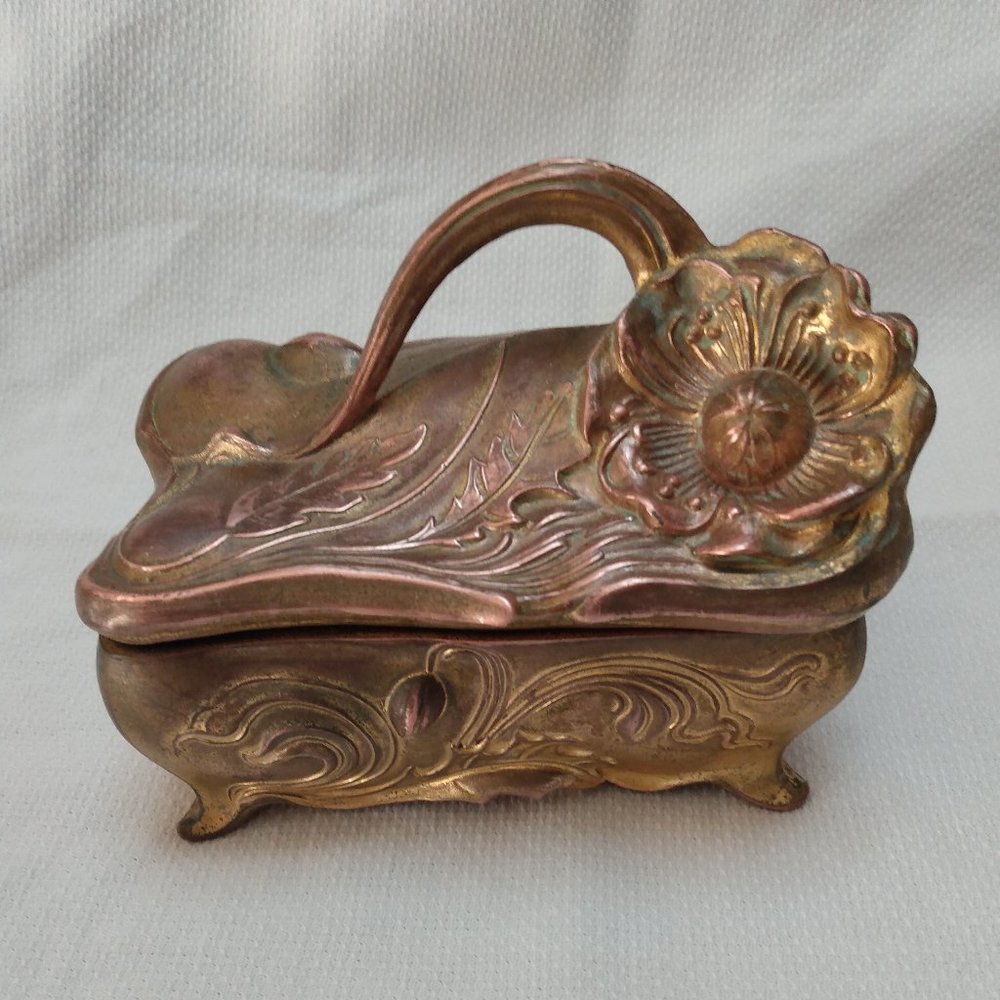 🎬Vintage🎬 ART NOUVEAU CASKET JEWELRY BOX - Picture 1 of 9